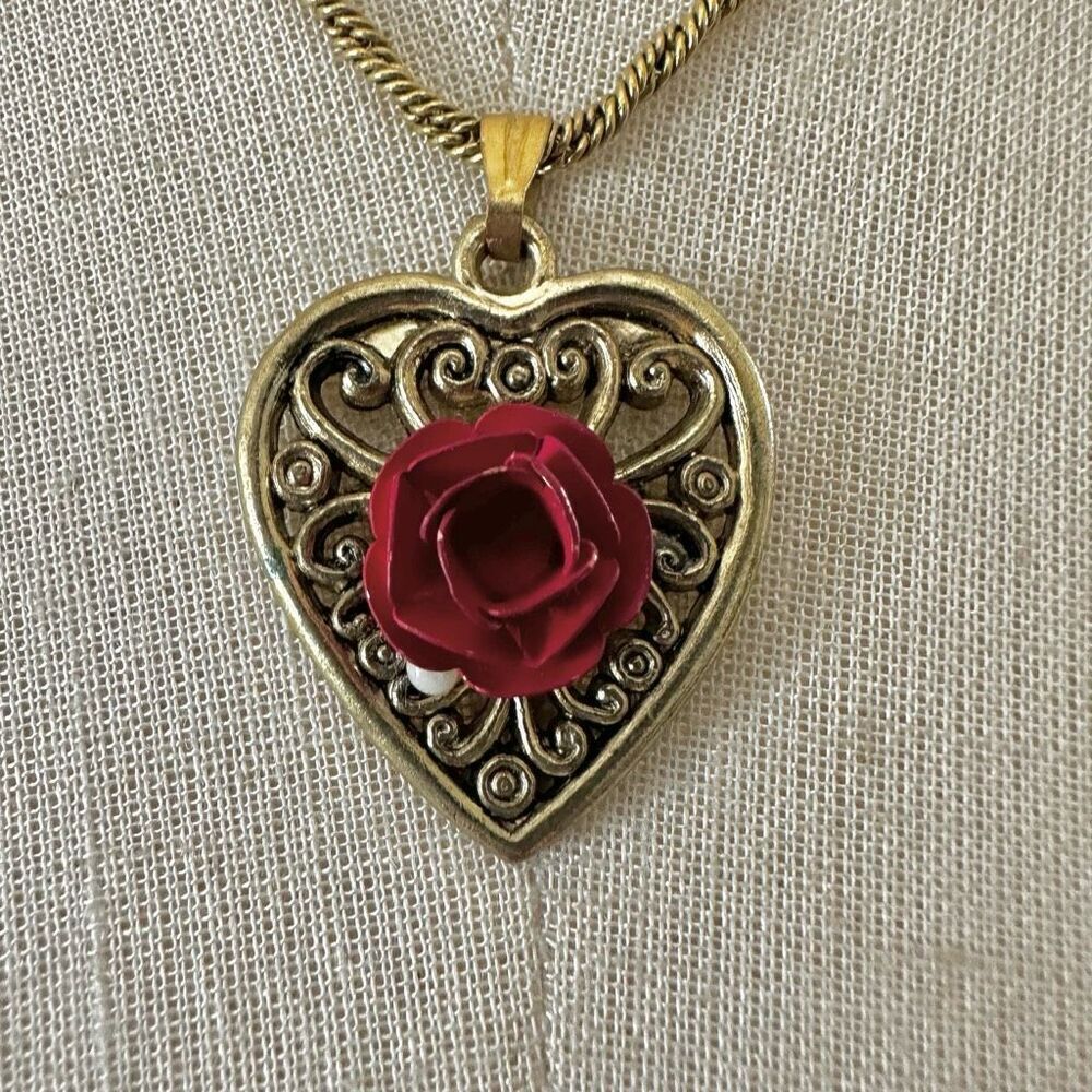 Vintage gold tone heart rose pendant necklace